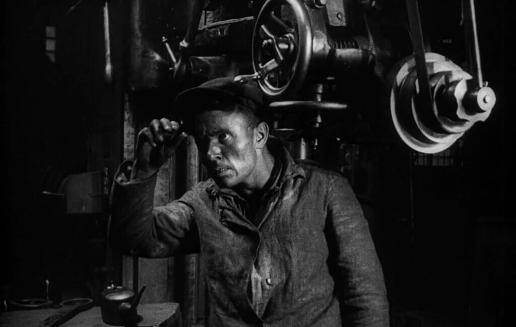 Strike worker and machinery