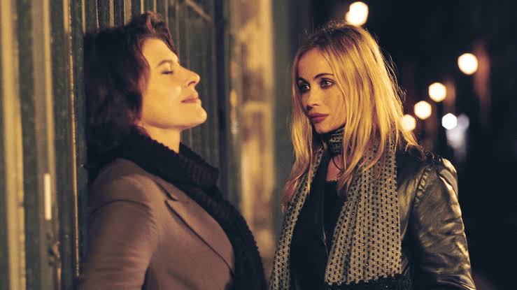 Fanny Ardant and Emmanuelle Béart in Nathalie... (2003)